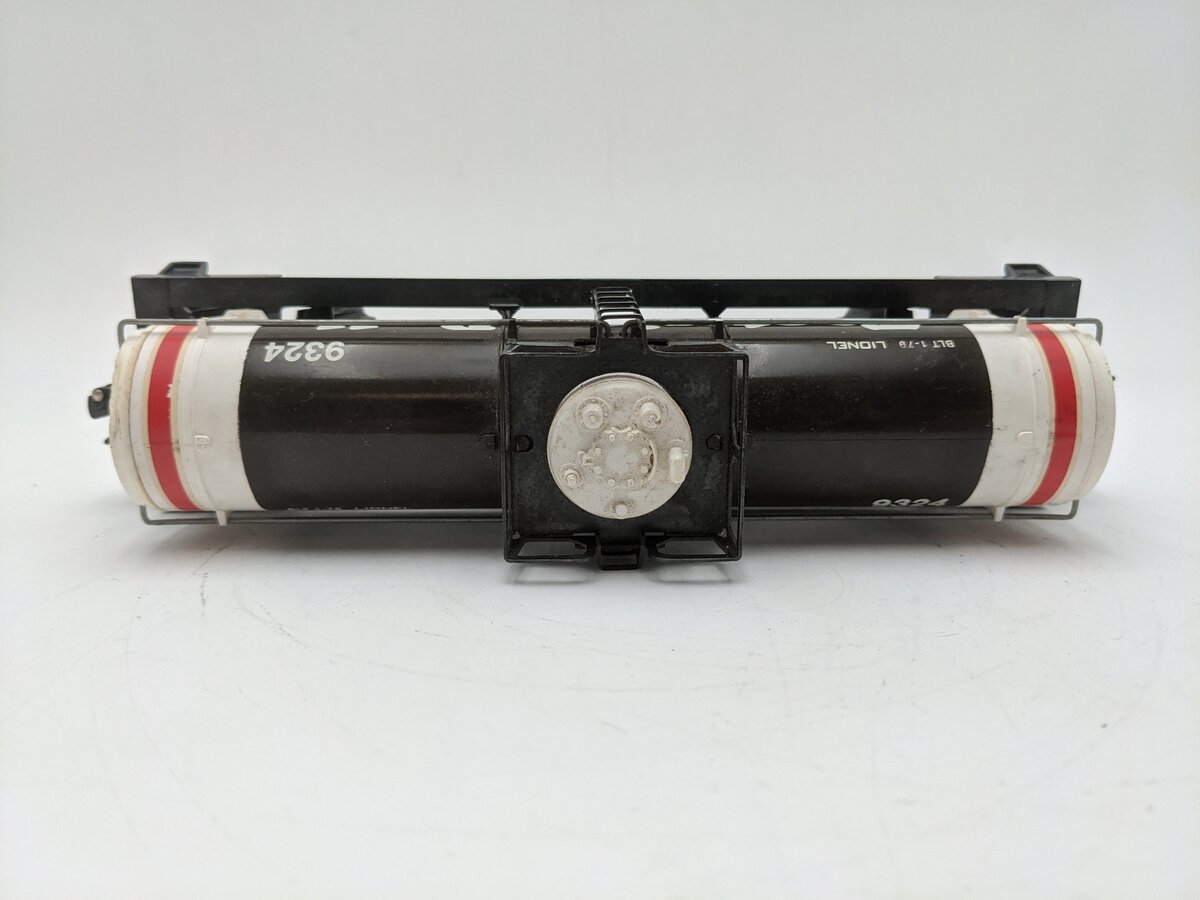 Lionel 6-9324 O Gauge Tootsie Roll Single Dome Tank Car VG