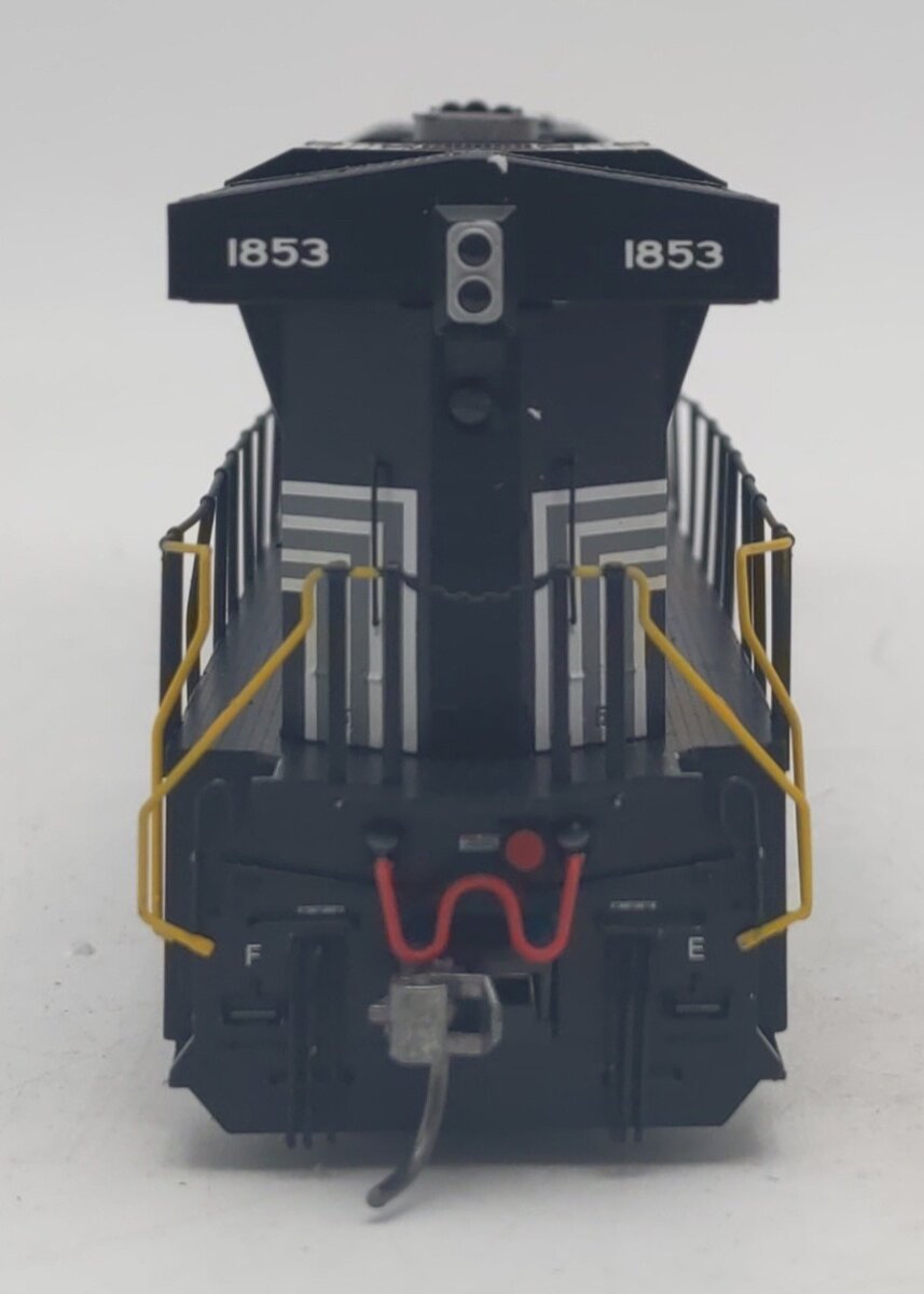 InterMountain 49762-01 HO Scale New York Central #1853 ES44AC Diesel Locomotive EX/Box