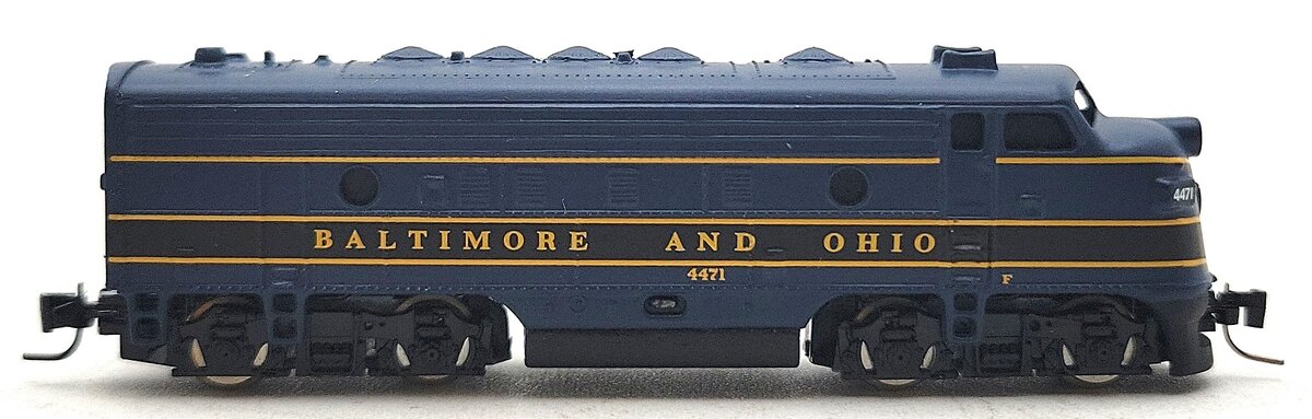 Micro-Trains 98001130 Z Baltimore & Ohio F7A Powered Diesel Locomotive #4471