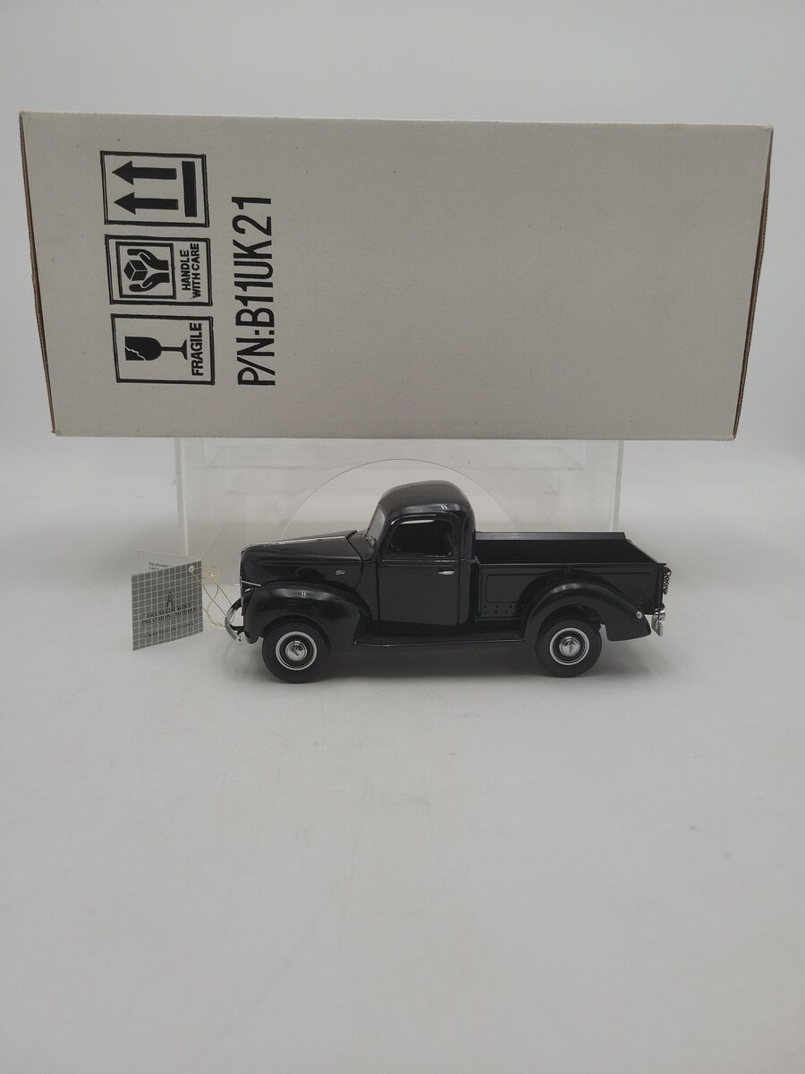 Franklin Mint B11UK21 1:24 Scale Black 1940 Ford Pick Up Truck F-100 Die-Cast EX/Box