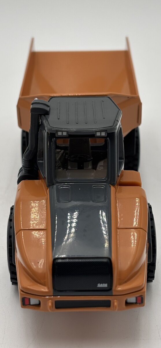 Ertl 14302 1:50 Scale Case 330 Articulated Truck LN/Box