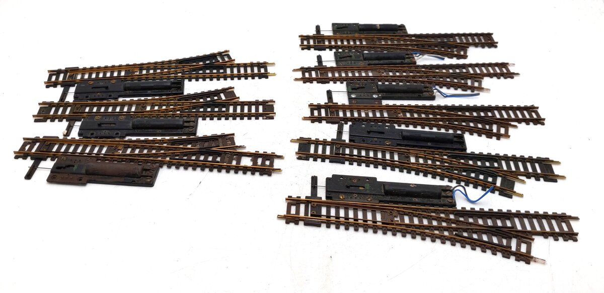 Atlas HO LH & RH Remote Snap Switch Tracks: 50, 51 [8] VG