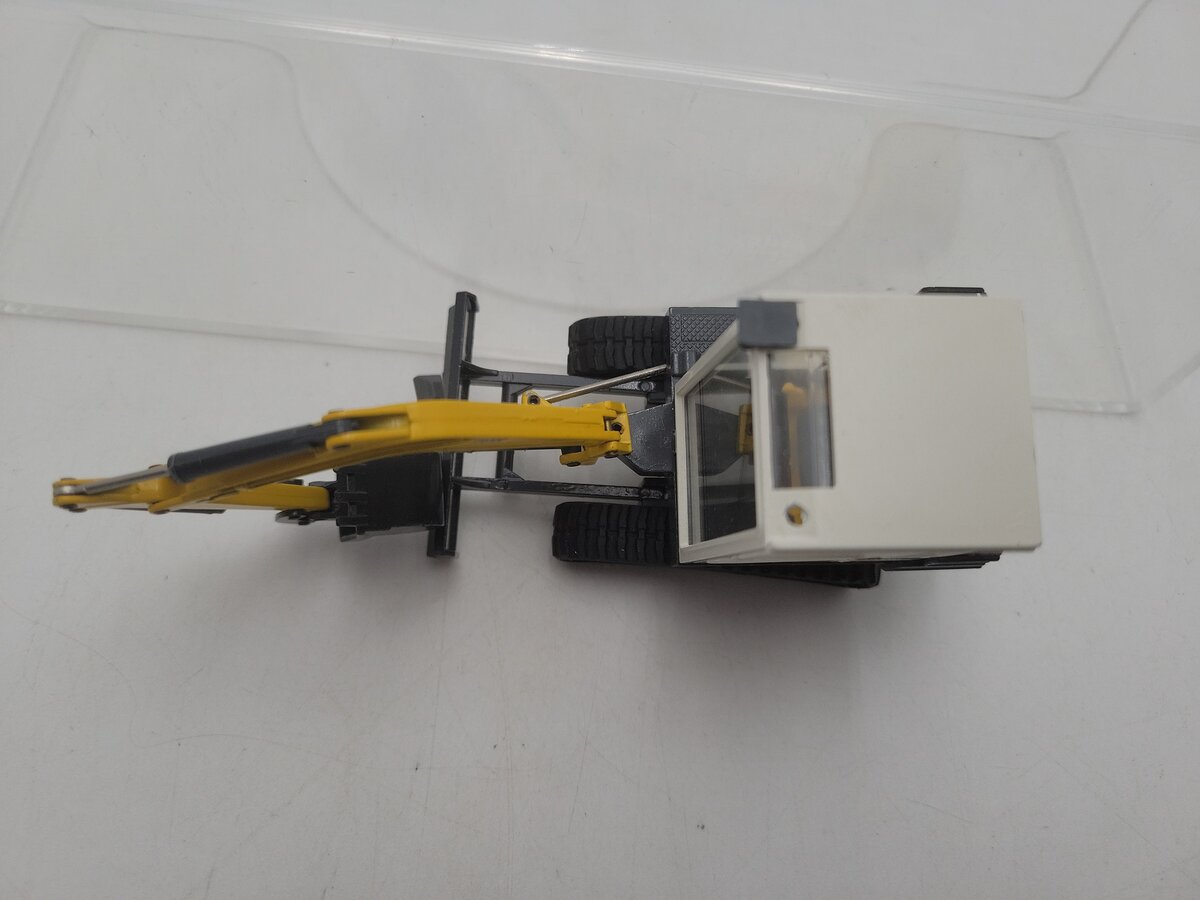 CEF 274 1:30 Scale Yanmar Ammann B27 Compact Excavator Die Cast EX/Box