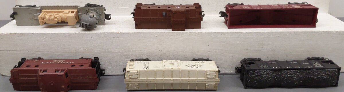Lionel Vintage O Gauge Freight Cars: 6456, 6456, 6520, 6417, 3472, 6457 [6] VG