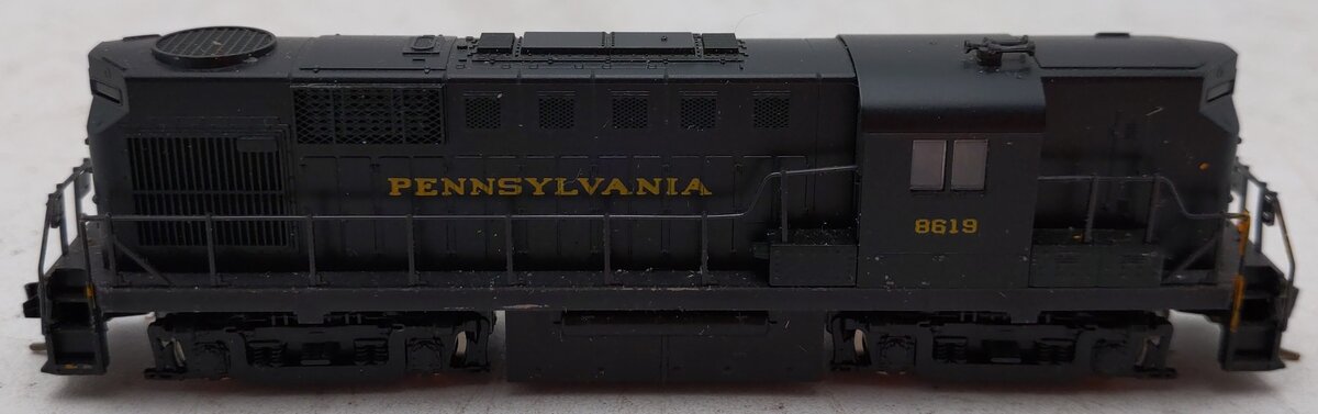 Kato N Scale Pennsylvania RS11 Diesel Locomotive #8619 EX