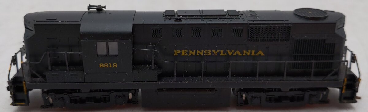 Kato N Scale Pennsylvania RS11 Diesel Locomotive #8619 EX
