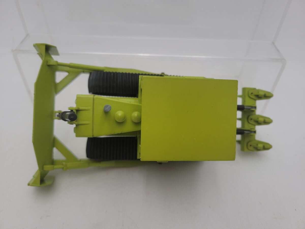 NZG 184 1:40 Scale Terex 82-50 GM Bulldozer With Ripper EX