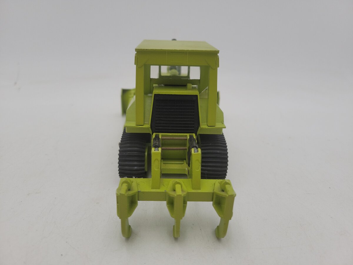 NZG 184 1:40 Scale Terex 82-50 GM Bulldozer With Ripper EX