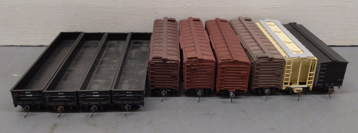 Assorted HO Scale Freight Cars [10] EX