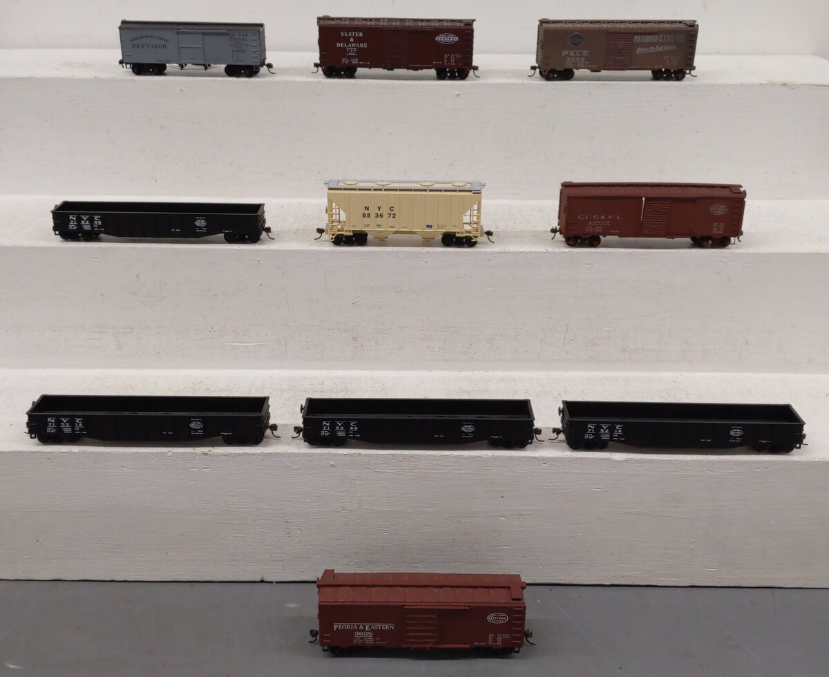 Assorted HO Scale Freight Cars [10] EX