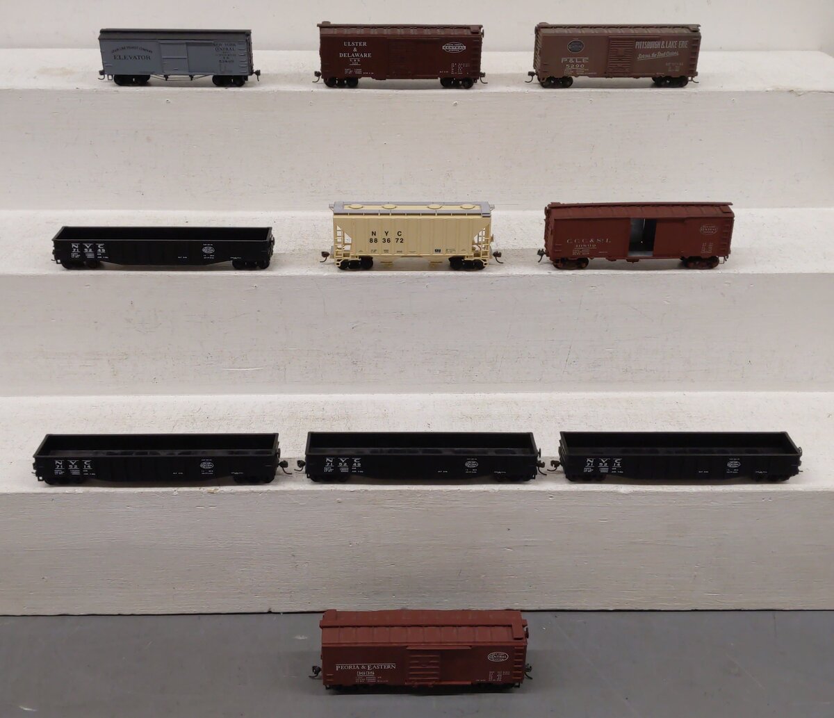 Assorted HO Scale Freight Cars [10] EX