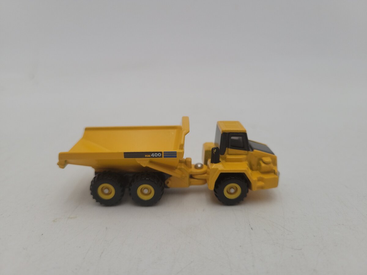 Tomy 120 1:64 Scale Yellow Komatsu Articulated AC Dump Truck HM 400 Die Cast NIB