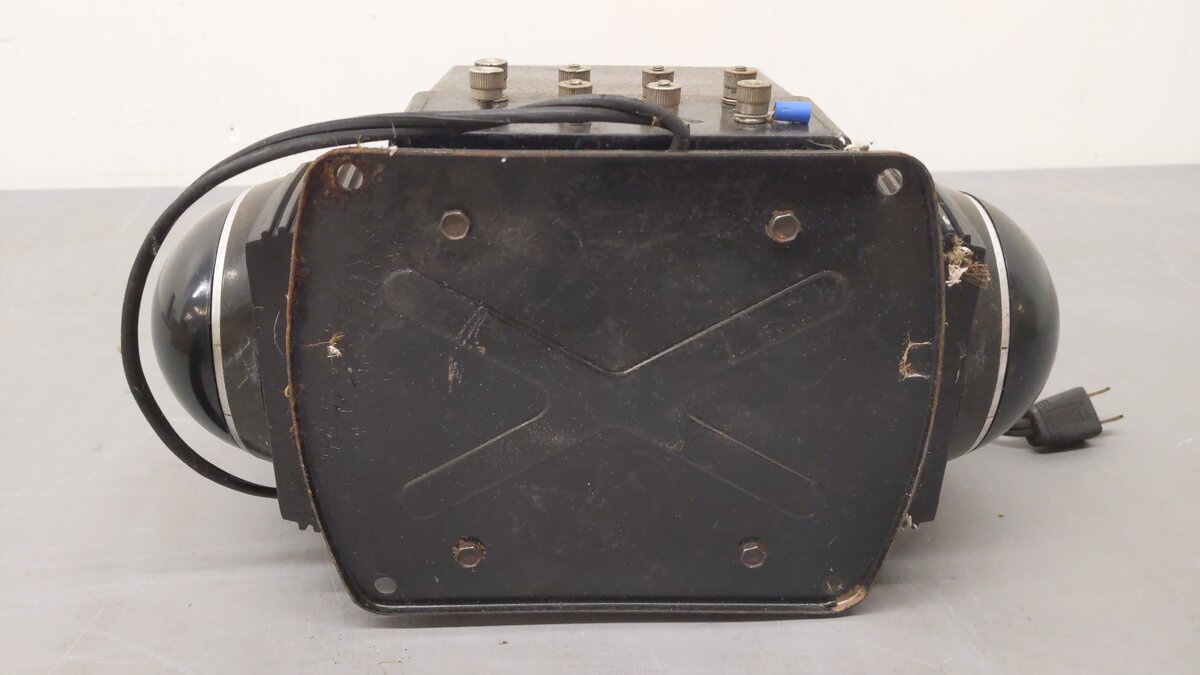 Lionel ZW Vintage O Gauge Trainmaster 275 Watt Transformer with Whistle