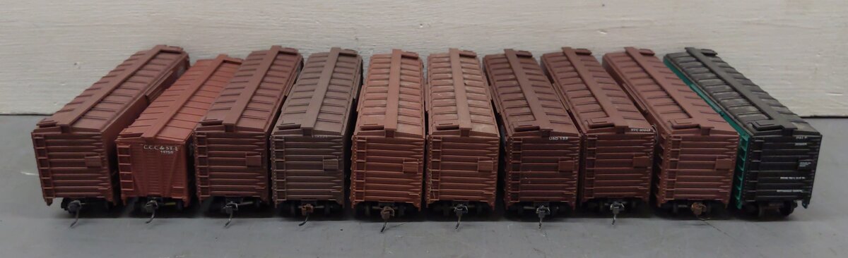 Assorted HO Scale Freight Cars [10] VG