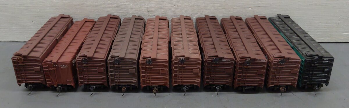 Assorted HO Scale Freight Cars [10] VG