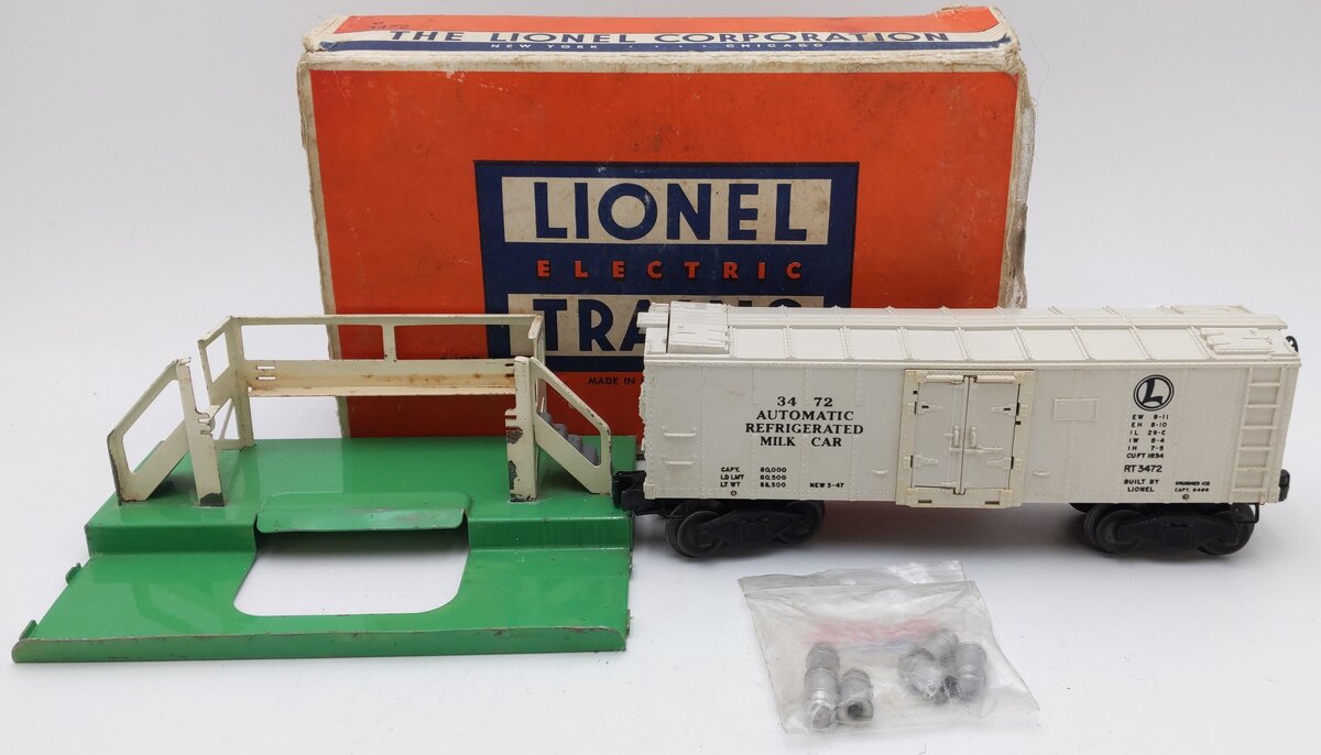 Lionel 3472 O Vintage Operating Milk Car with Platform/Box