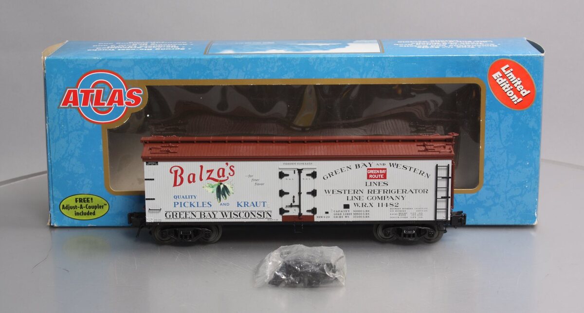 Atlas 8130-3 O Gauge Balza's Pickles Reefer Car #11482 (3 Rail) NIB