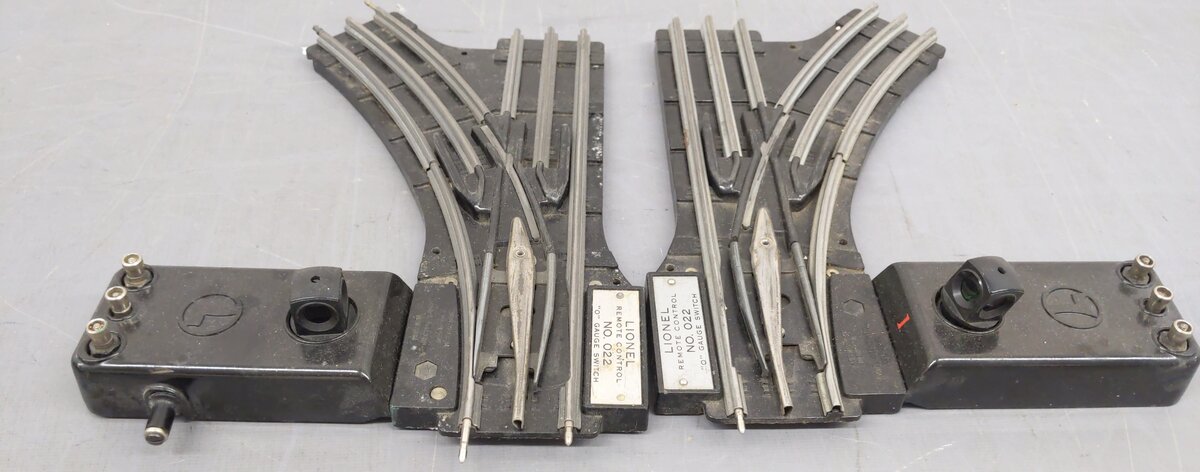 Lionel Vintage O22 LH & RH Remote Switch Turnouts [6] VG