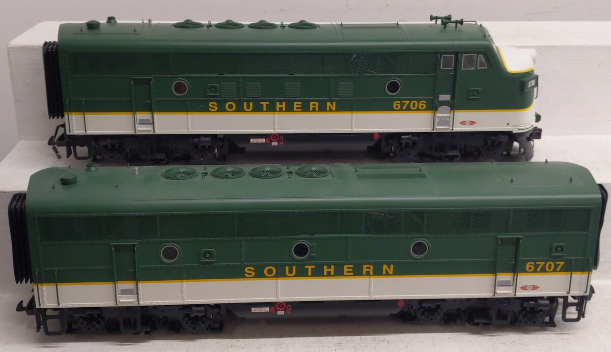 USA Trains 22259 G Southern Railway F-3 AB Diesel Locomotive Set LN/Box
