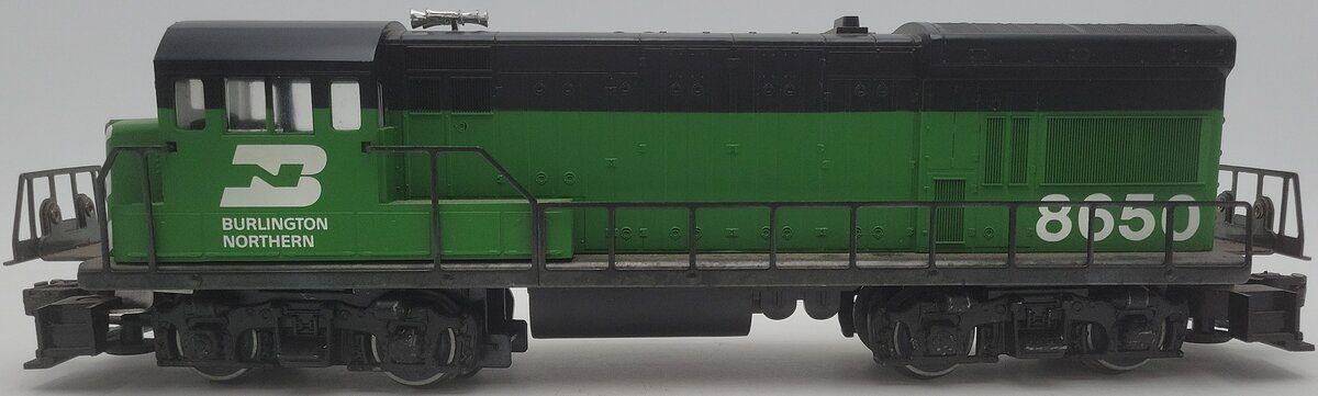 Lionel 6-8650 O Burlington Northern U36B Powered Diesel Locomotive #8650 EX