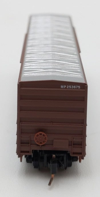 Micro-Trains 51100172 Z MP 50' Rib Side Box Car w/Plug Door #253675 LN/Box