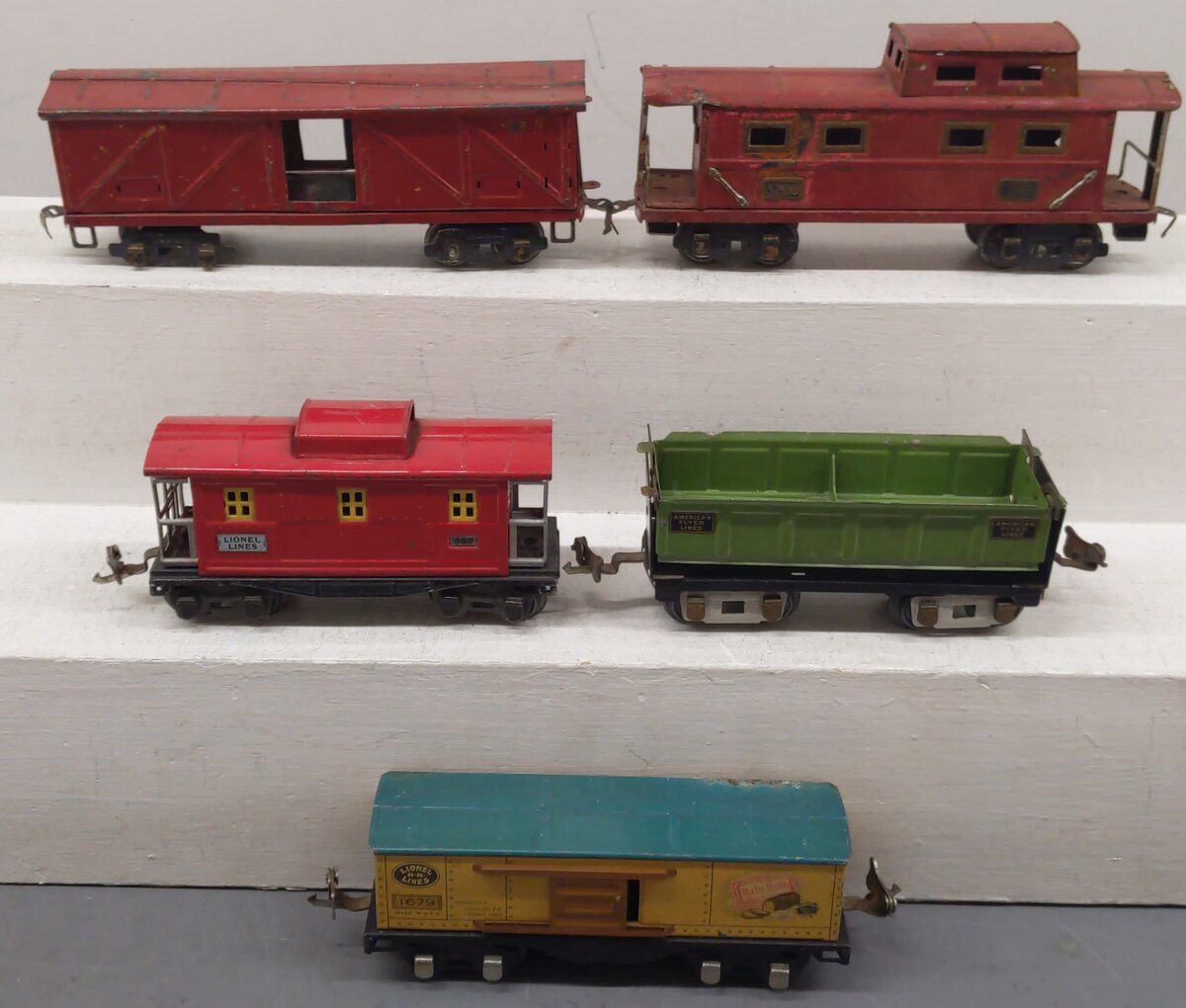 American Flyer & Lionel Assorted Freight Cars 657, 1679, 3019, 3201 [5]