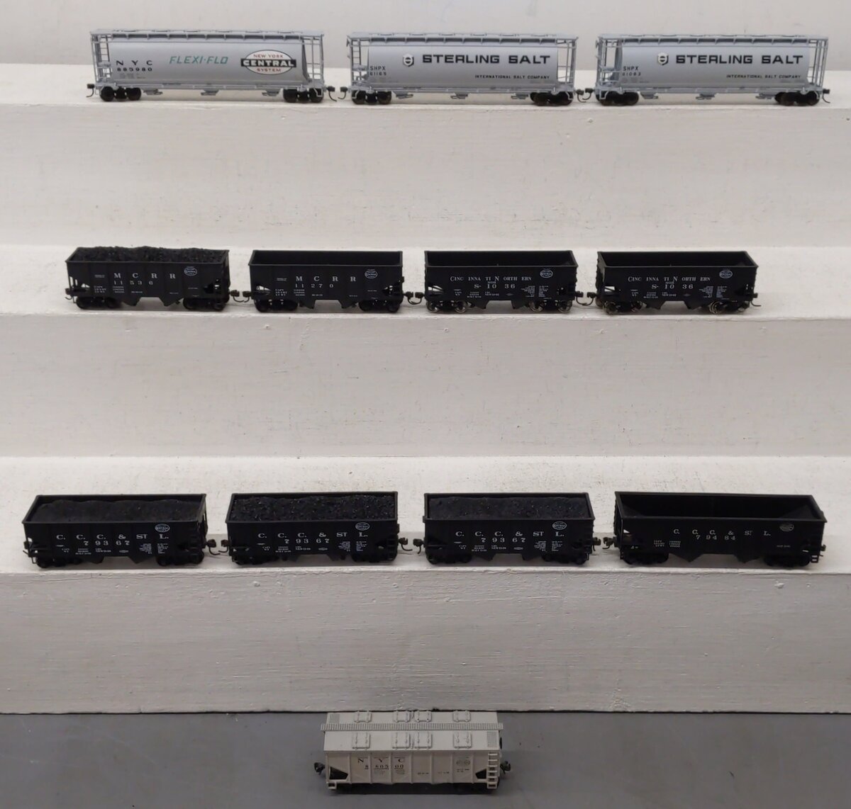 Atlas, Accurail & Other HO Scale Open & Covered Hoppers [12] VG