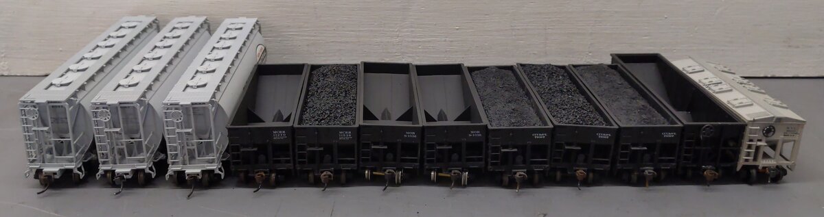Atlas, Accurail & Other HO Scale Open & Covered Hoppers [12] VG