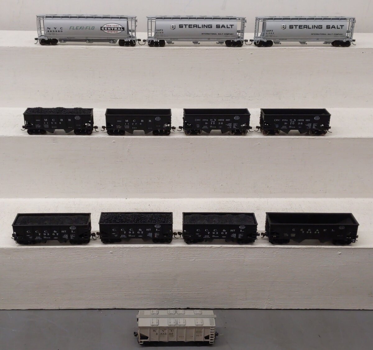 Atlas, Accurail & Other HO Scale Open & Covered Hoppers [12] VG