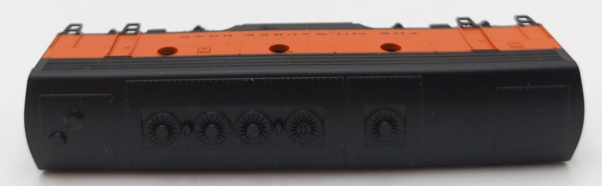 Micro-Trains 98012140 Z Milwaukee Road F7 B-Unit Dummy Diesel Locomotive LN/Box
