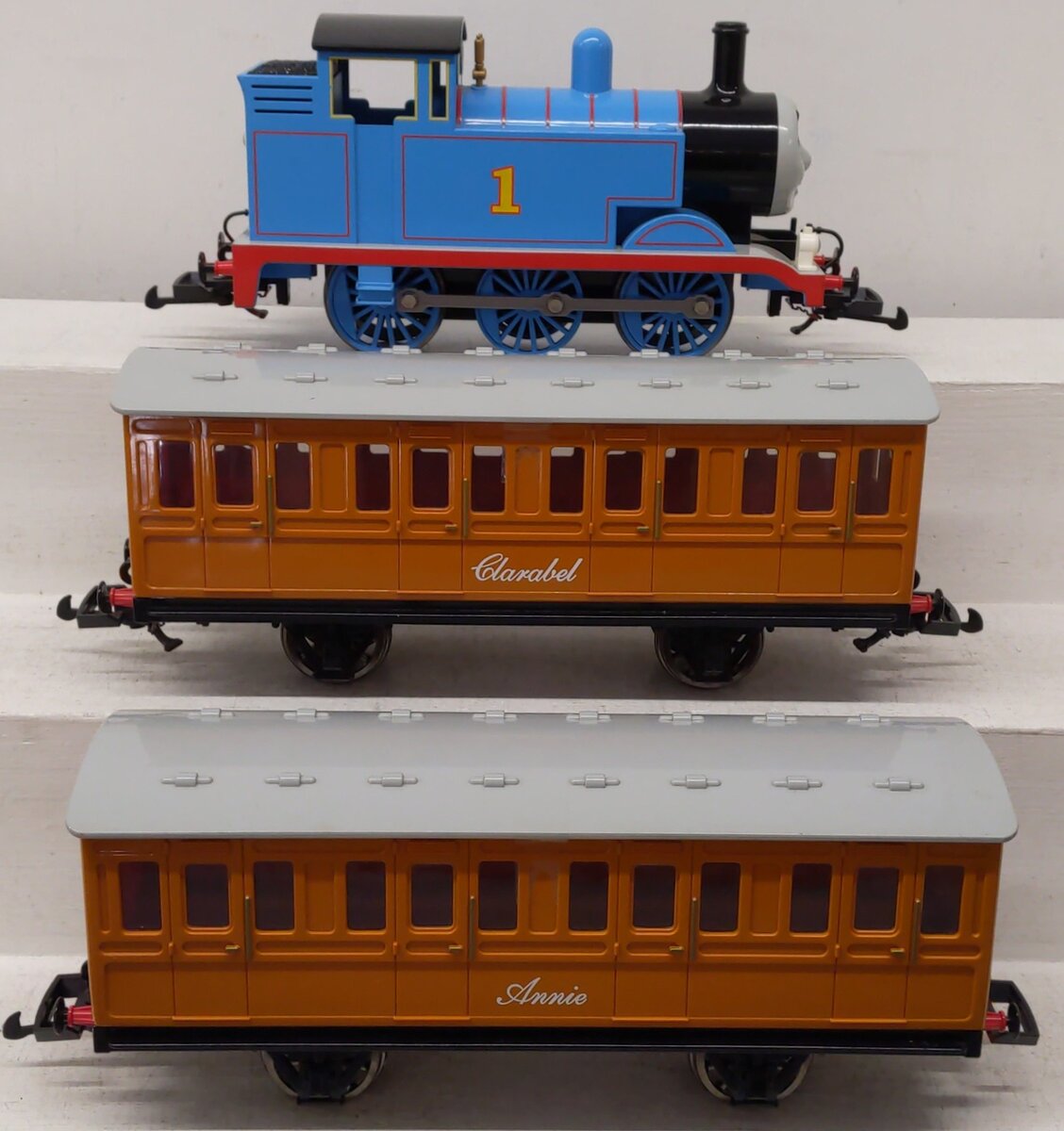 Bachmann 90089 Thomas with Annie & Clarabel G Scale Electric Train Set VG