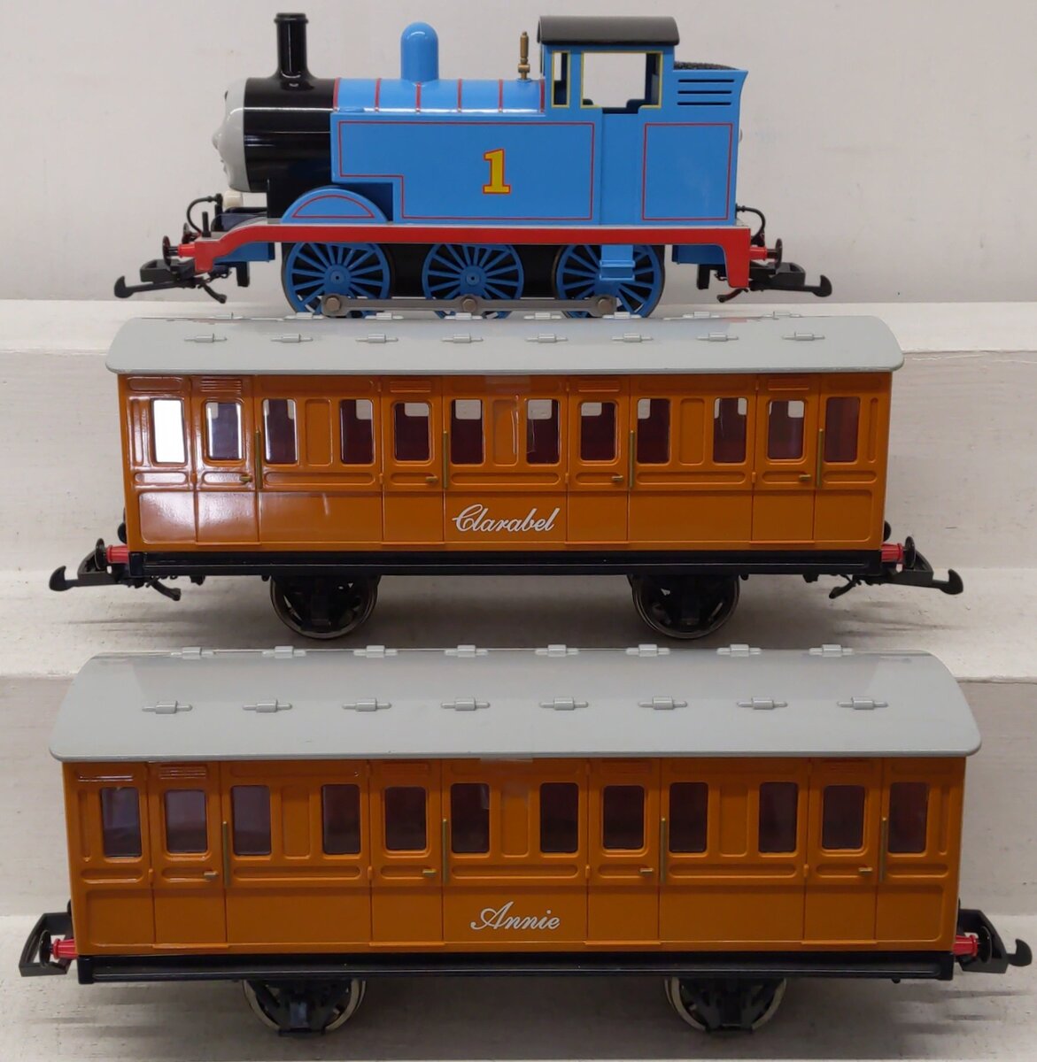 Bachmann 90089 Thomas with Annie & Clarabel G Scale Electric Train Set VG