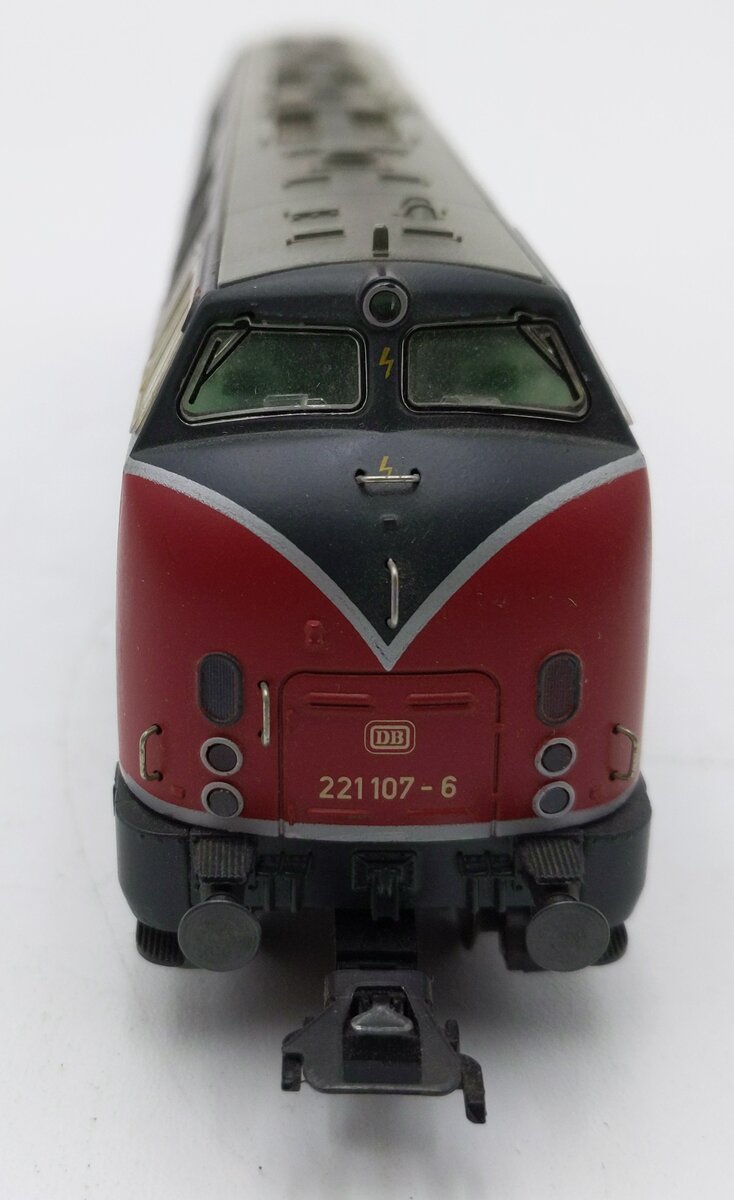 Marklin 3582 HO Scale Deutsche Bundesbahn (DB) Diesel Locomotive #221 107-6 LN/Box