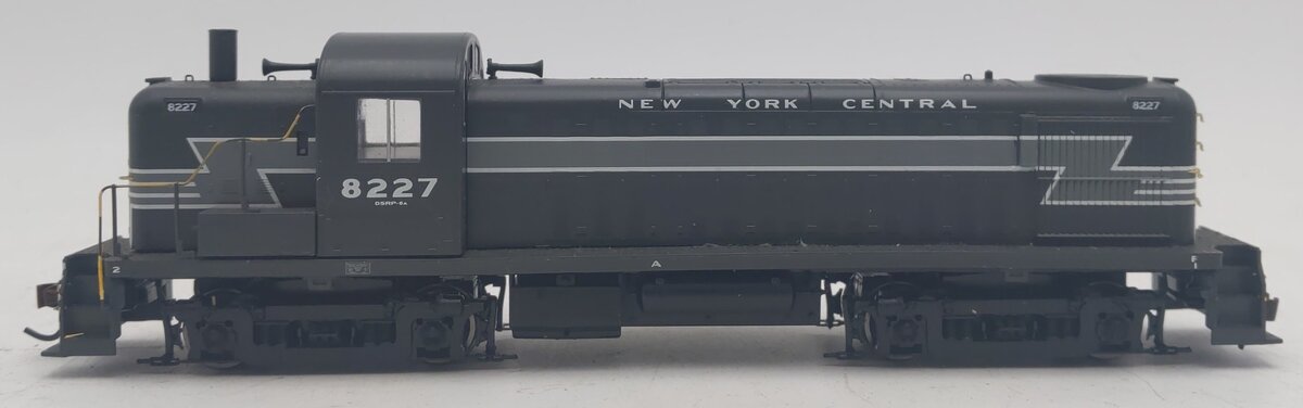 Athearn 94011 HO New York Central Rs-3 Diesel Locomotive #8227 EX