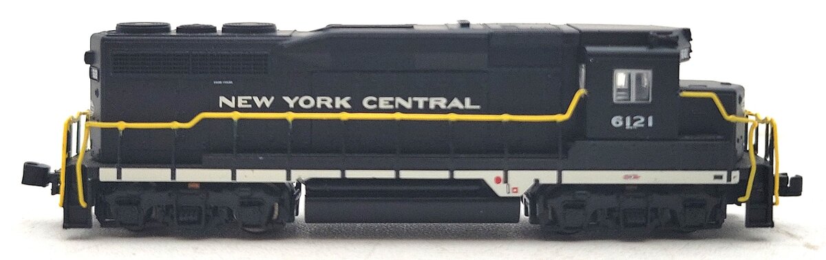 American Z-Line 62105 Z Scale New York Central GP-30 Diesel Locomotive #6121 LN/Box