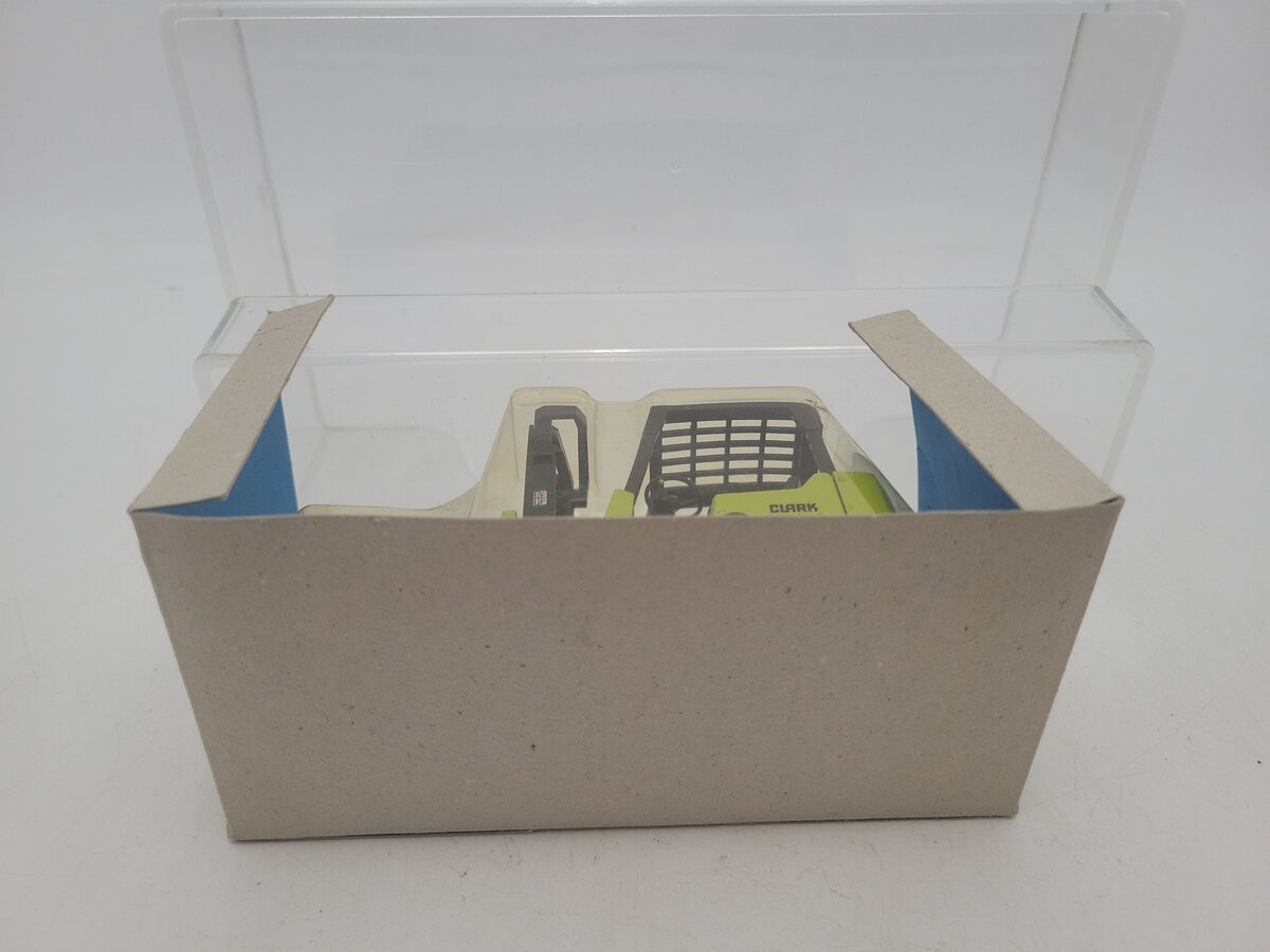 Ertl 1530 1:25 Scale Green Clark GPA 20 Lift Truck Die Cast Model LN/Box