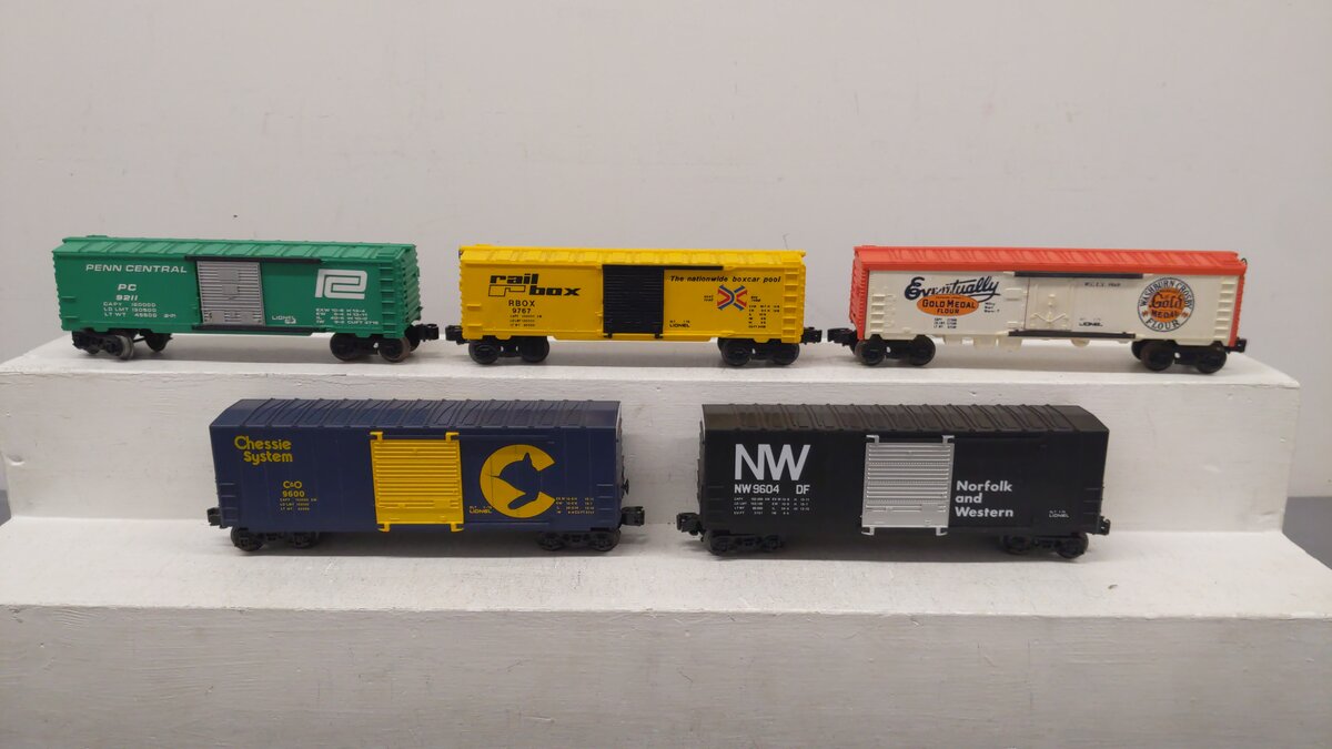 Lionel O Gauge Boxcars: 6-9211, 6-9767, 6-9860, 6-9600, 6-9604 [5] VG
