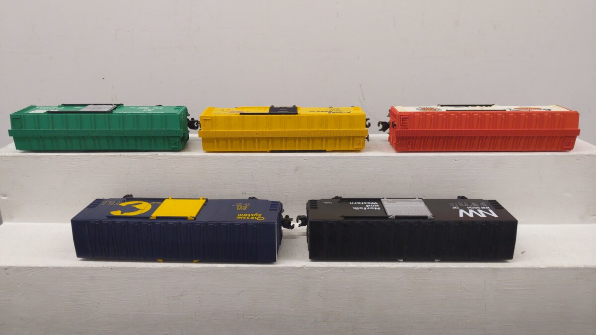 Lionel O Gauge Boxcars: 6-9211, 6-9767, 6-9860, 6-9600, 6-9604 [5] VG