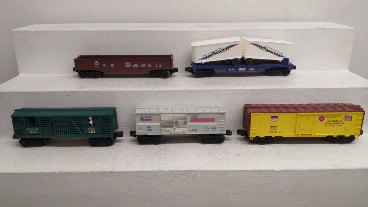 Lionel & Others O Gauge Assorted Train Cars [5] VG
