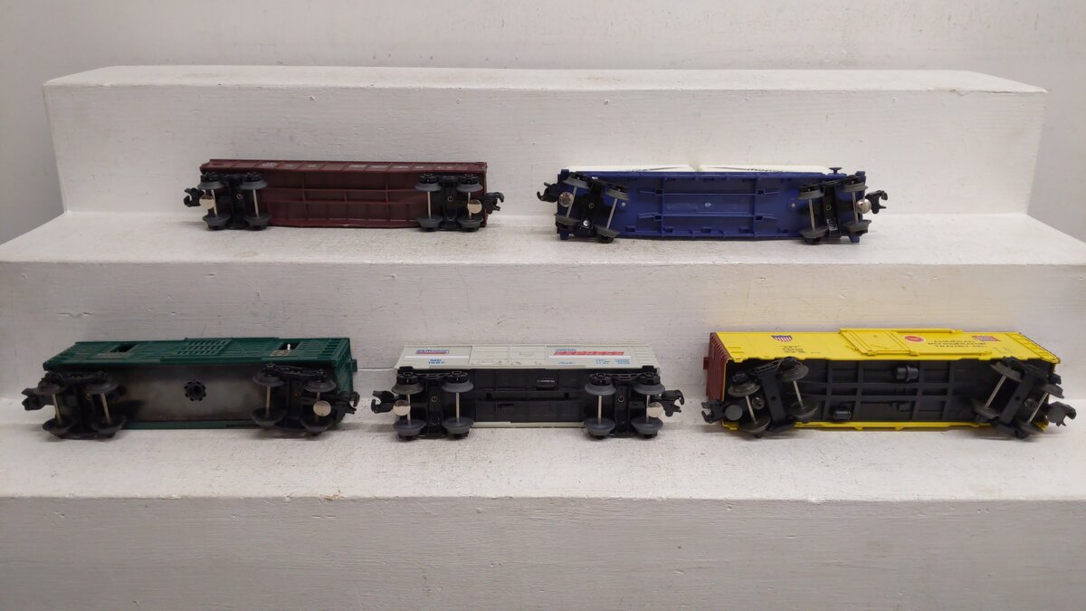 Lionel & Others O Gauge Assorted Train Cars [5] VG