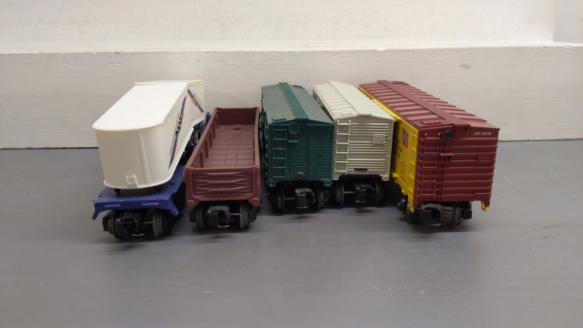 Lionel & Others O Gauge Assorted Train Cars [5] VG