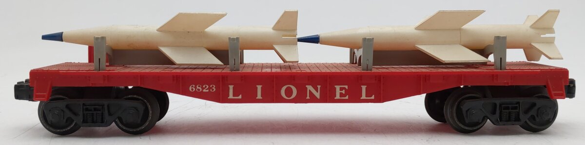 Lionel 6823 Vintage O Flatcar with IRBM Missiles VG