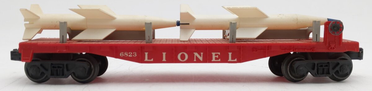 Lionel 6823 Vintage O Flatcar with IRBM Missiles VG
