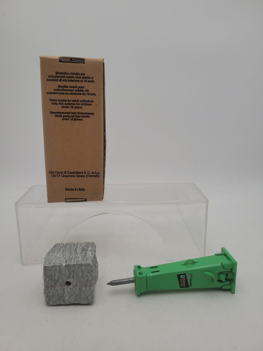 Old Cars V32 1:15 Scale Green IR Montabert Hammer Breaker With Rock EX/Box