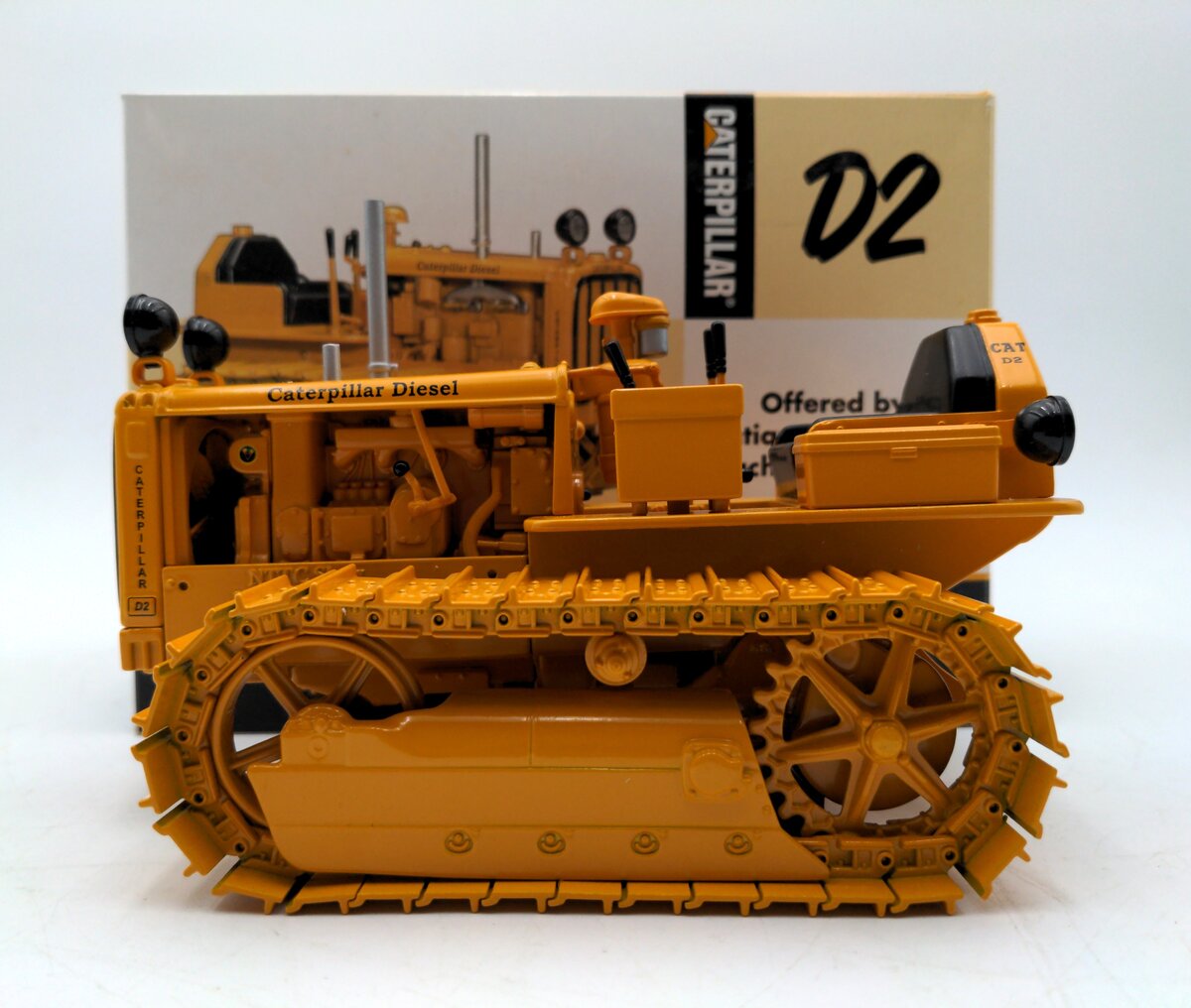 SpecCast 2003 1:16 Scale D2 CAT Track-Type Tractor NIB