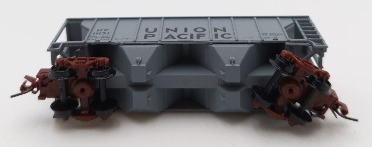 Micro-Trains 53100081 Z Union Pacific PS-2 2-Bay 70-Ton Covered Hopper #11131 LN/Box