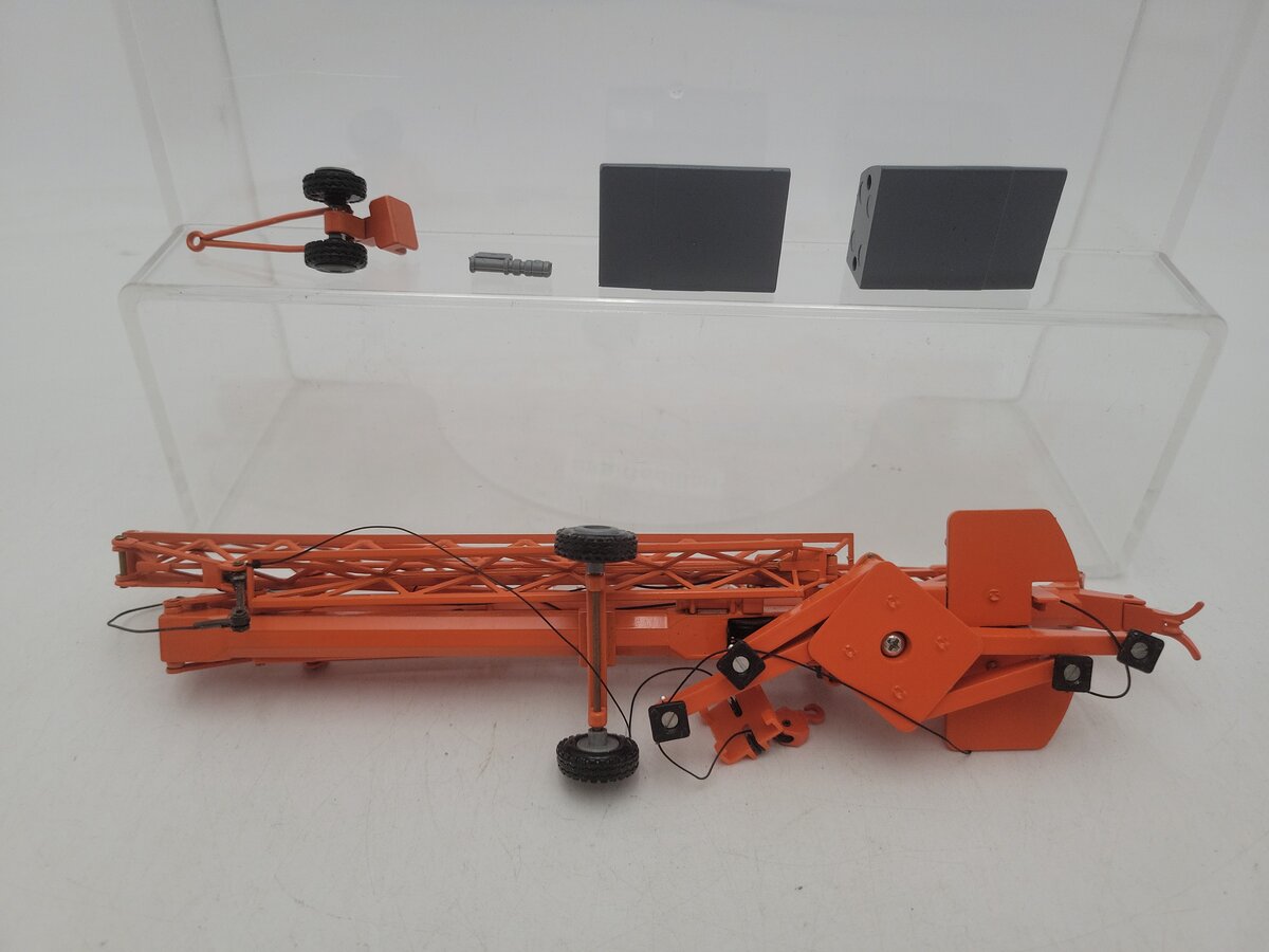 Conrad 2015 1:50 Scale BPR Cadillon Chronoflash Folding/Fast Erecting Crane VG/Box