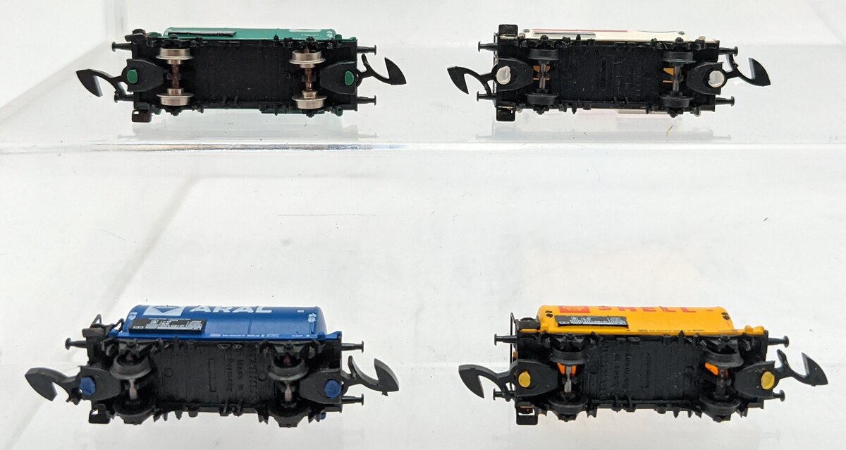 Marklin Z Scale Assorted Tank Cars [4]: 8611, 8612, 8613, & 8614 VG