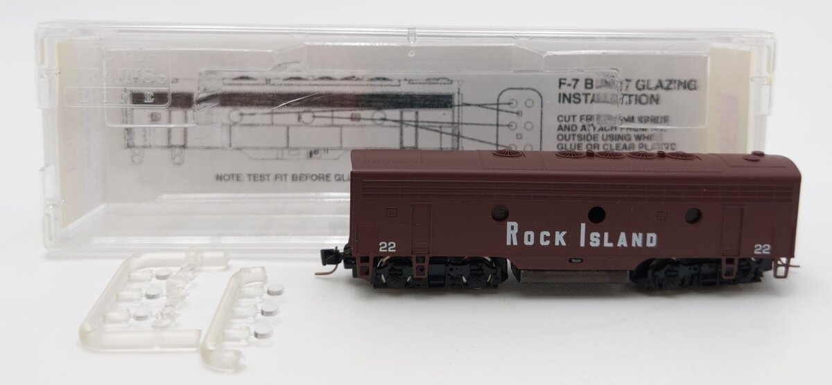 MicroTrains 98002240 Z Rock Island EMD F7B Diesel Locomotive Dummy w/Lights #22 LN/Box