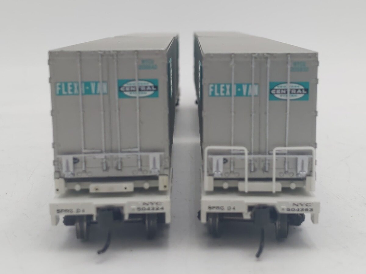Walthers 932-240852 HO NYC Gold Mark III Flexi-Van Flat w/Trailers (Set of 2) EX